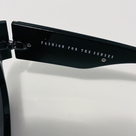True Religion Women's Black Sunglasses - Picture 5 of 6
